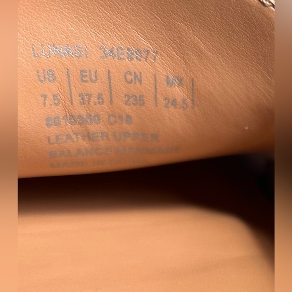 Calvin Klein Lunasi Style suede loafer. Light tan color. size 7.5 - Picture 9 of 9